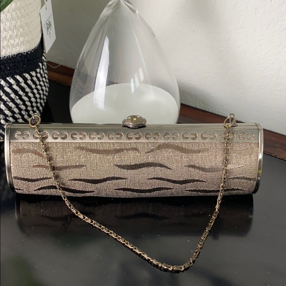 Lovely N.Y. Clutch